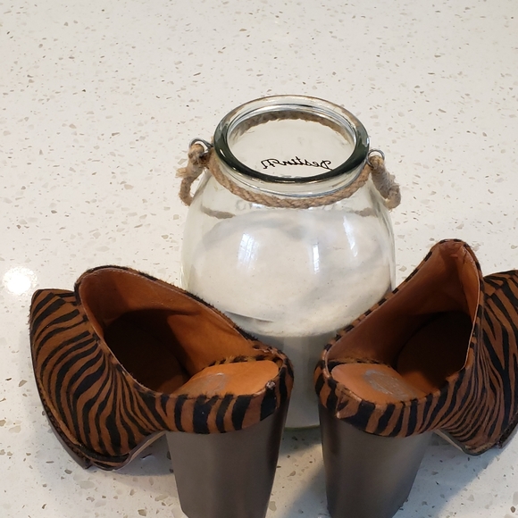 Mules - Picture 2 of 5